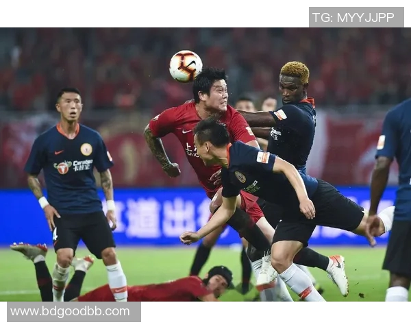 北京人和与上海上港激战正酣谁能在这场对决中笑到最后